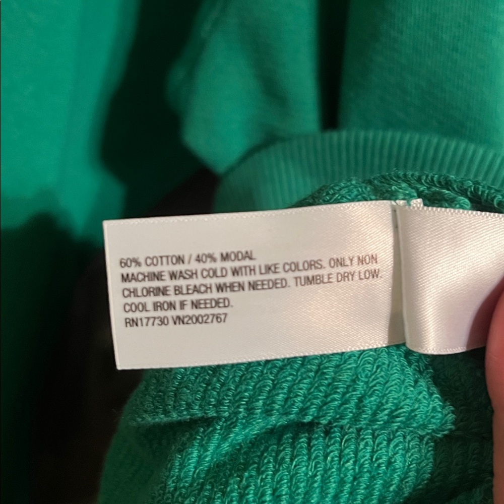 Universal Thread Sweatshirt, Tee, and Sweatpants - Picture 6 of 15